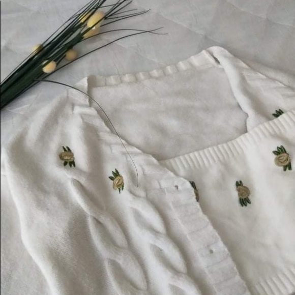 SOLD! SET: White Knit Cardigan Top with Matching Bandeau Top - Picture 3 of 4